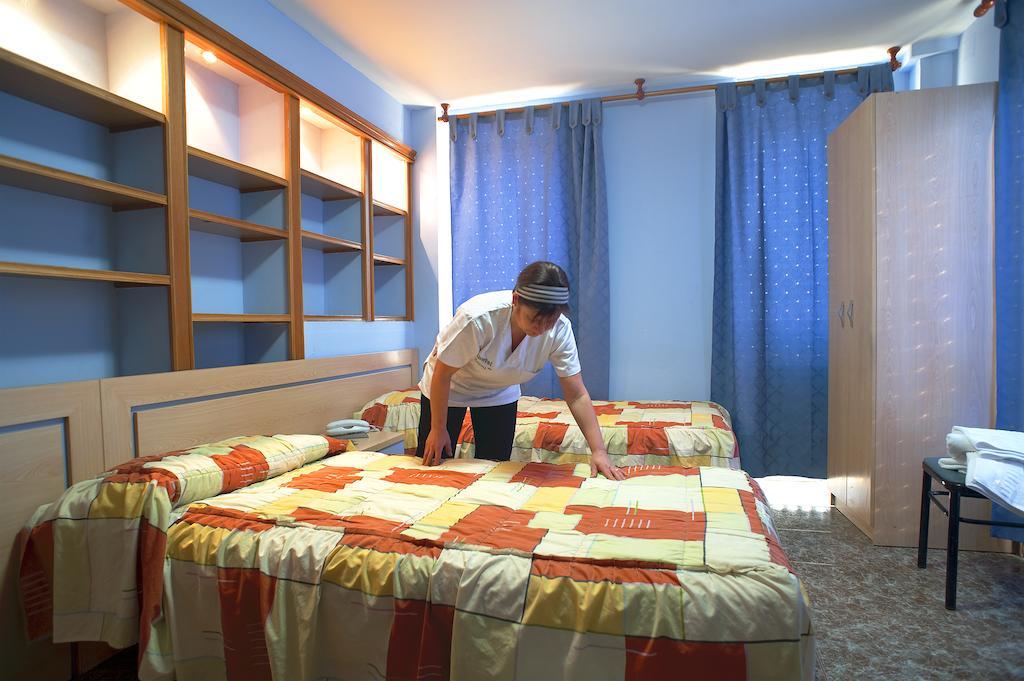 Hostal Xarau Серданьола-дель-Вальес Экстерьер фото
