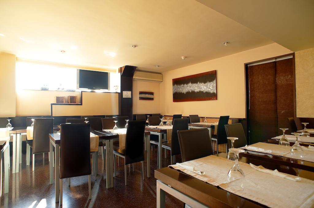 Hostal Xarau Серданьола-дель-Вальес Экстерьер фото