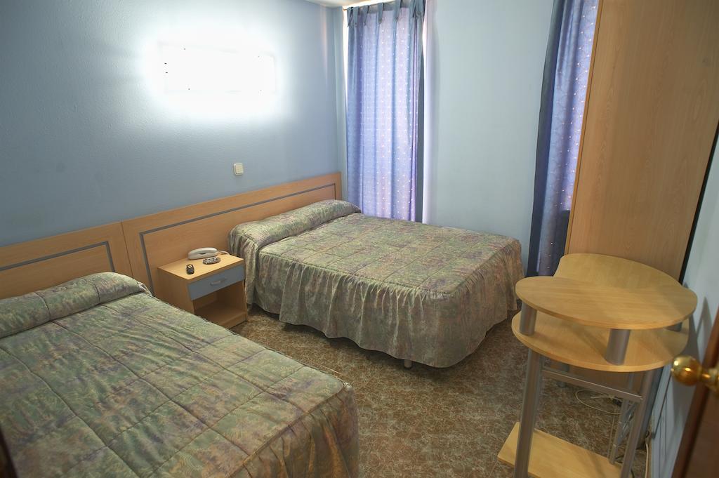 Hostal Xarau Серданьола-дель-Вальес Номер фото
