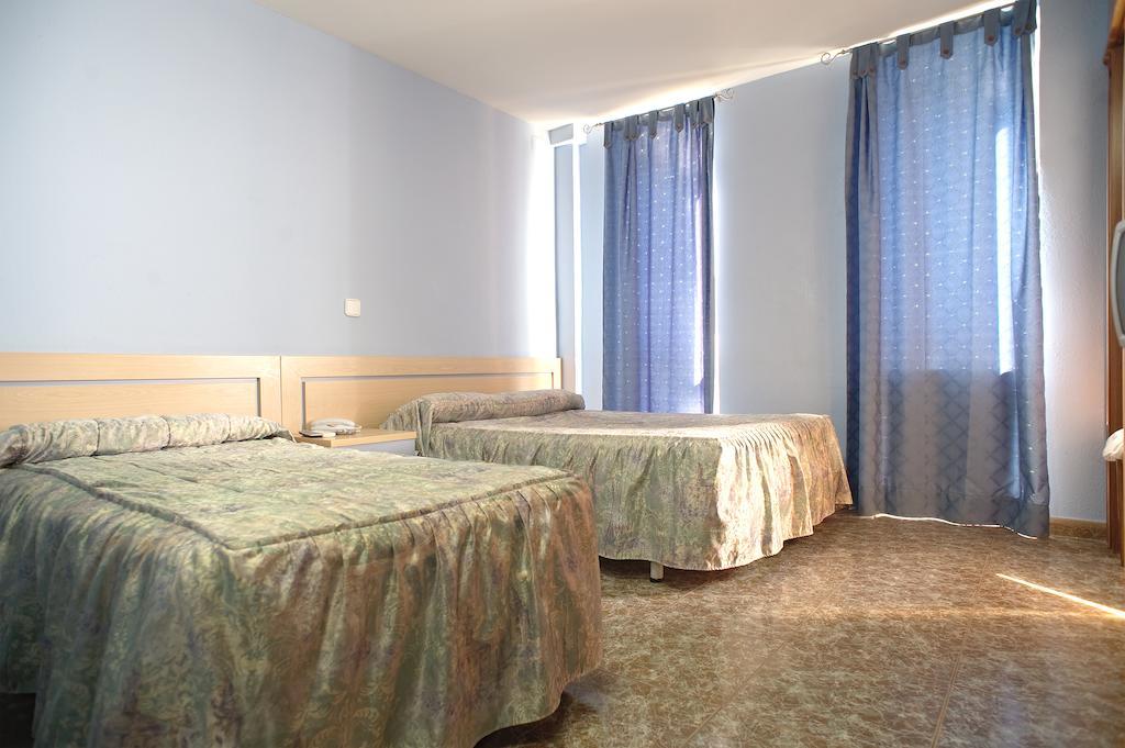 Hostal Xarau Серданьола-дель-Вальес Номер фото